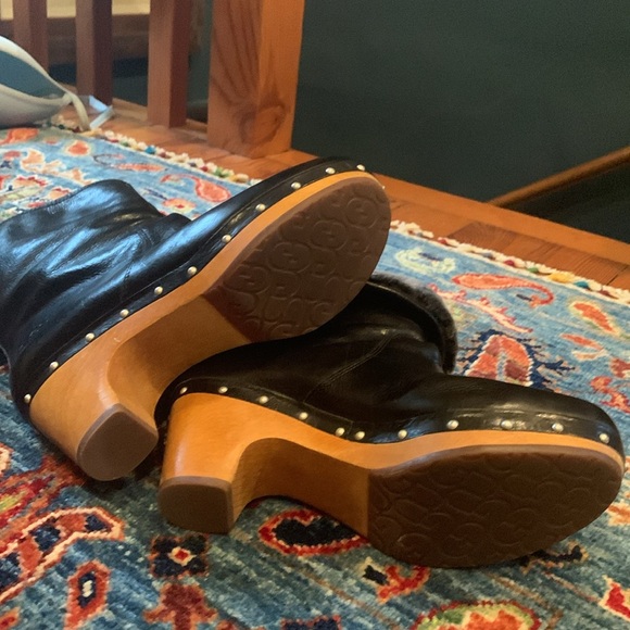 UGG platform boots . Excellent condition! - Picture 3 of 5
